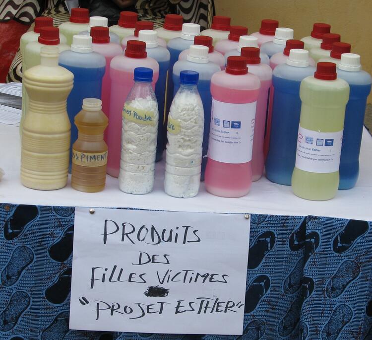 Produits divers fabriqués par les filles